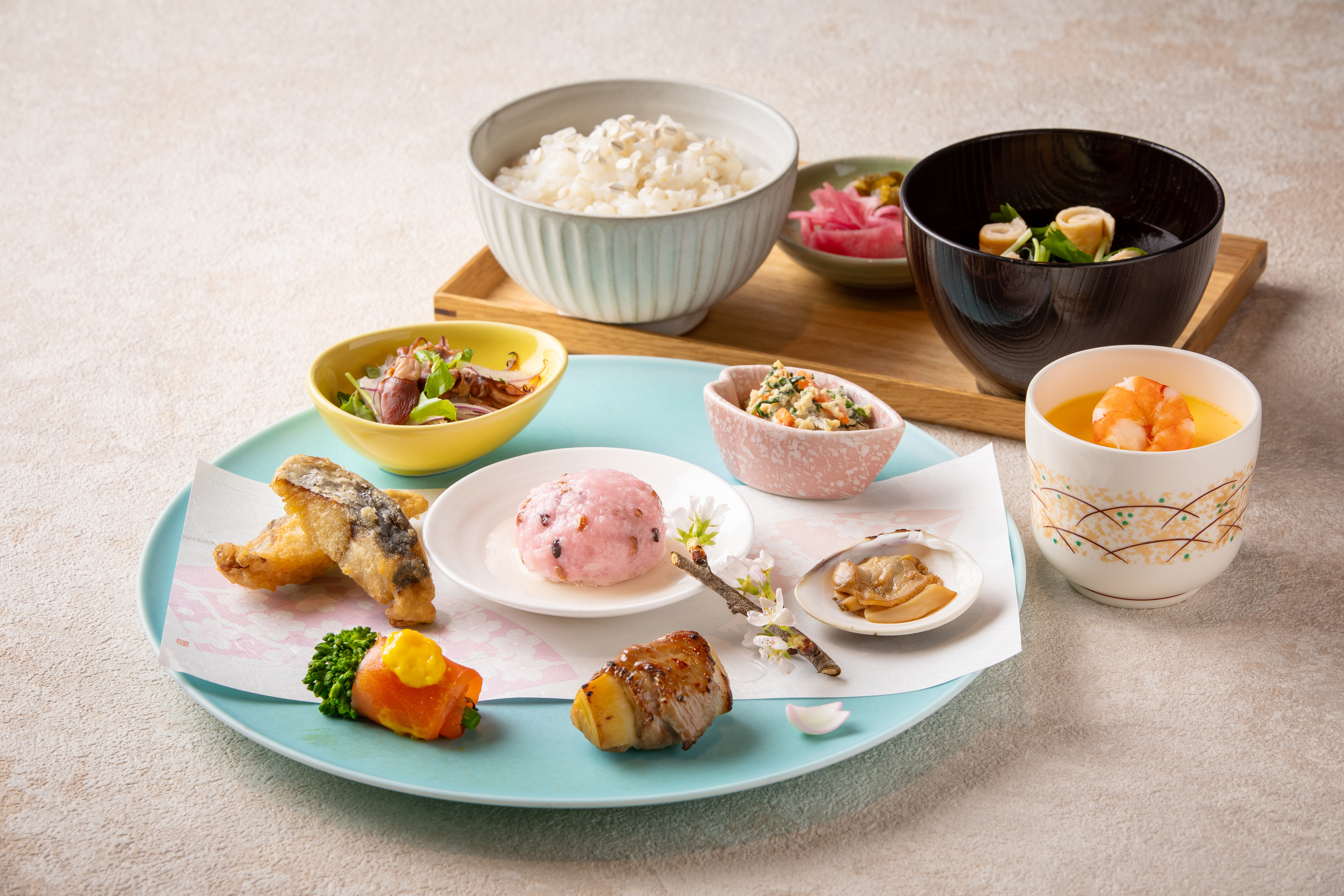 <3/18~5/12>平日限定「壱之壱」春のプリフィクスランチコースにお得なワンドリンク付き ※5/2~5/6を除く