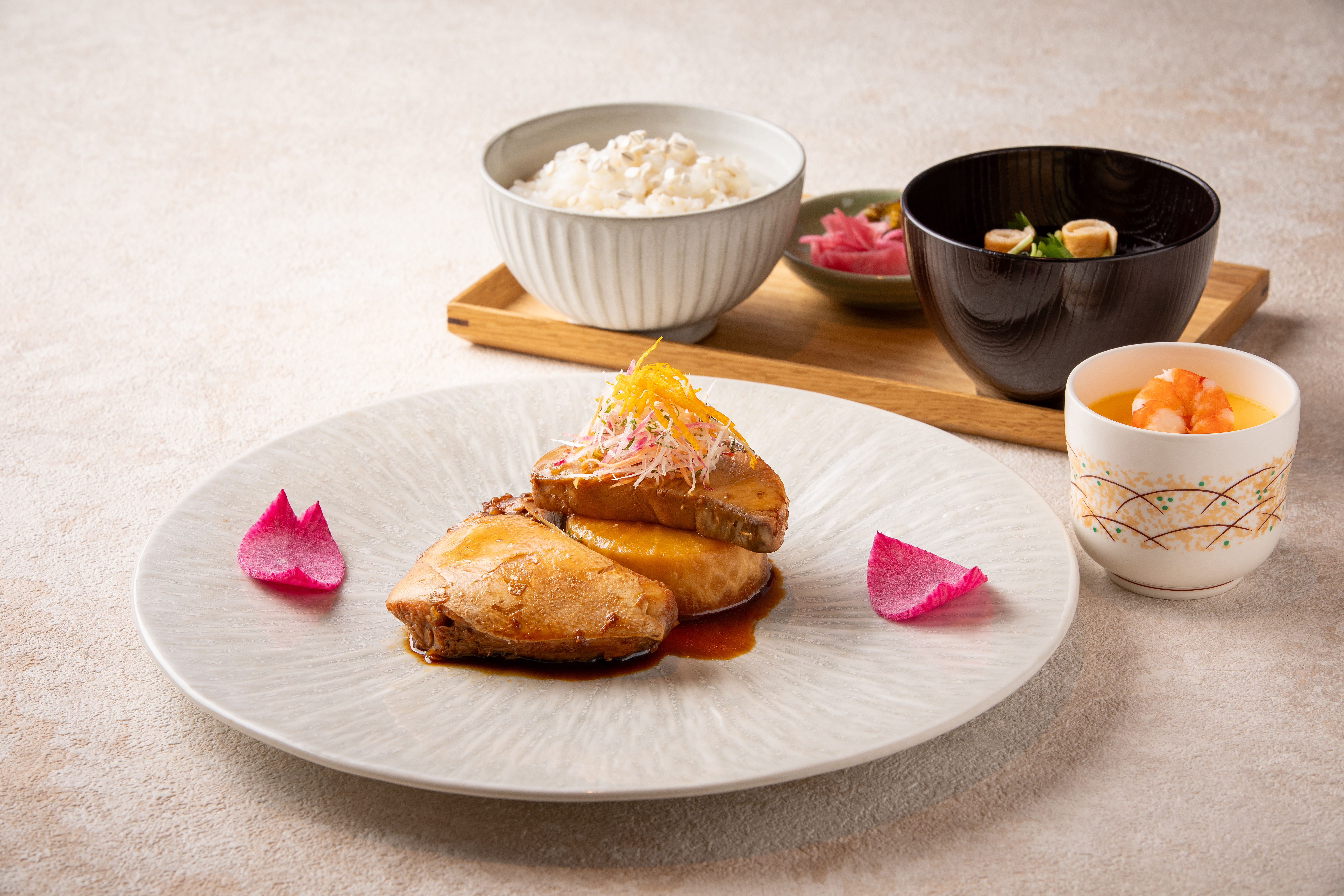 <3/18~5/12>平日限定「壱之壱」春のプリフィクスランチコースにお得なワンドリンク付き ※5/2~5/6を除く