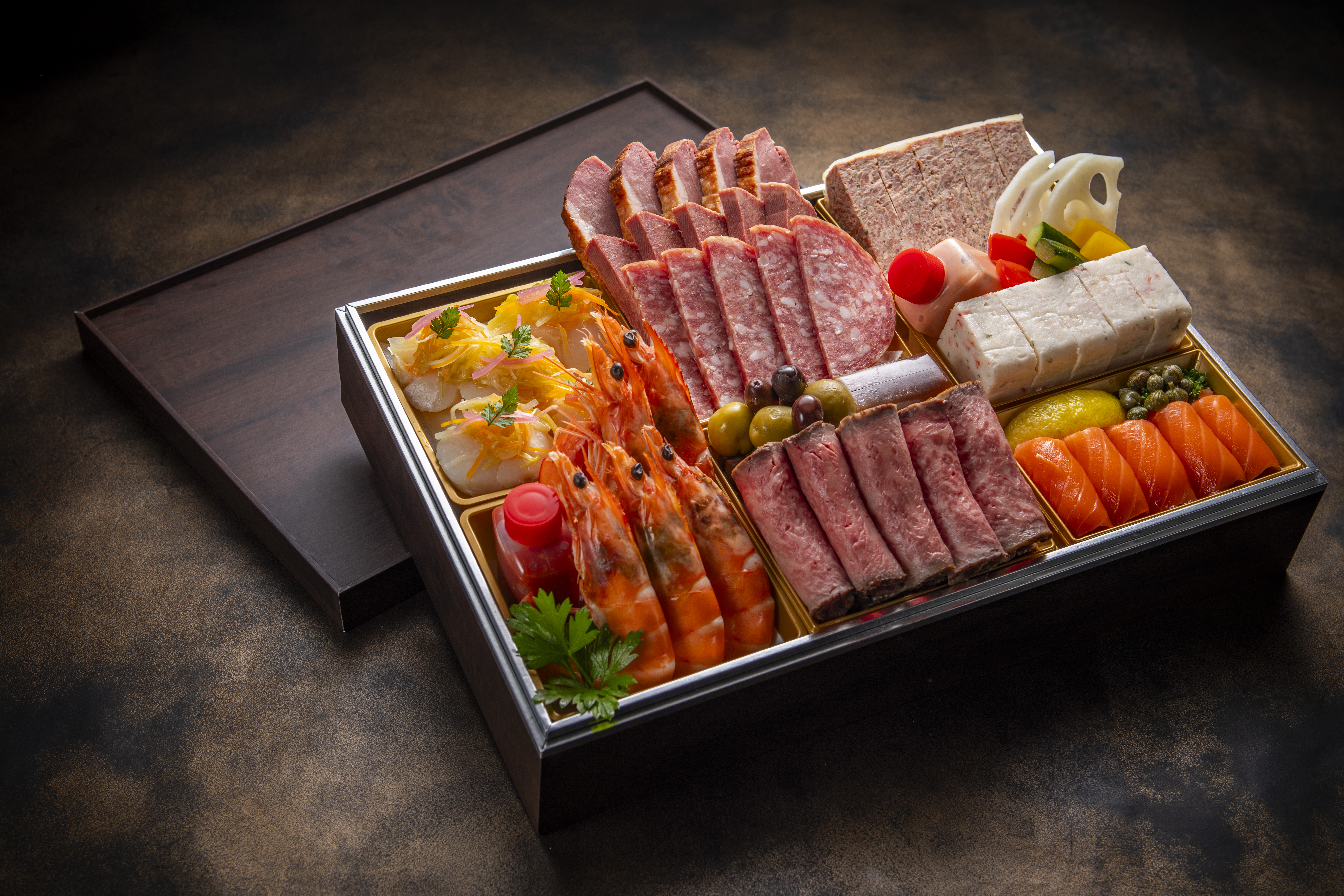 【送料込み】オードブルおせち洋食1段「リュクス」|宮城・福島・山形・岩手・関東1都6県 限定配送