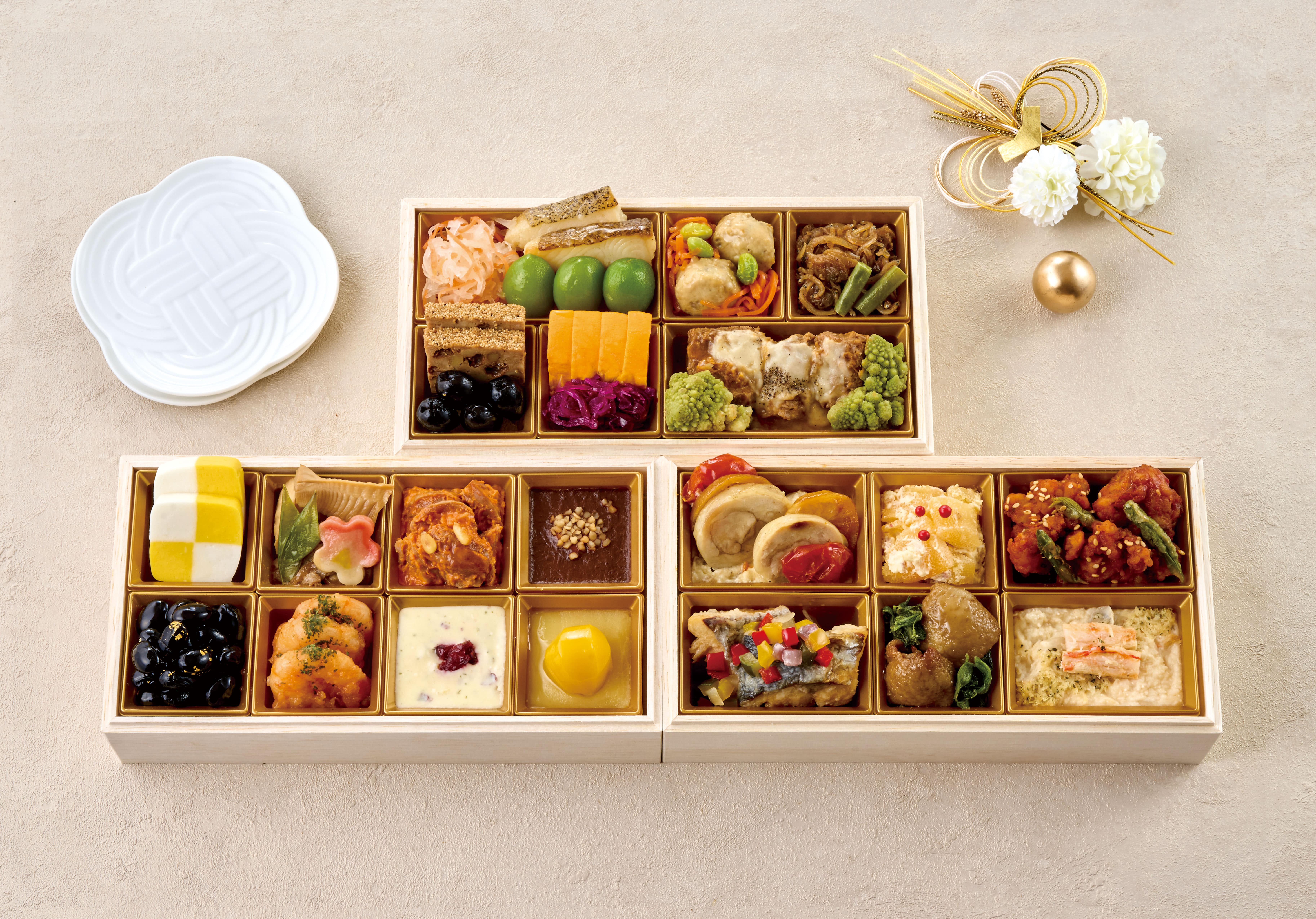 【おせち】祇園にし 和風おせち三段重(送料込)