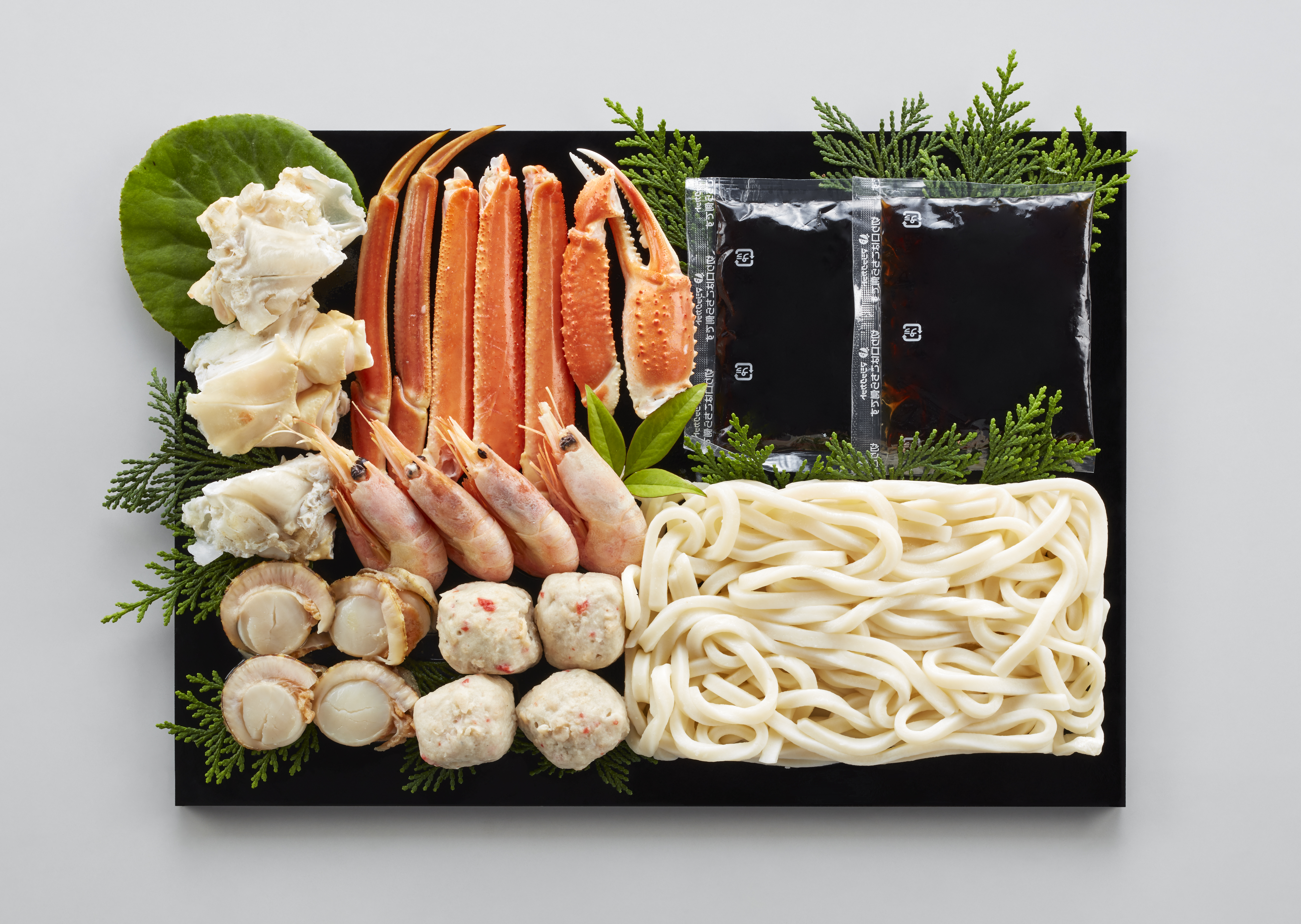【お歳暮】 本ずわいがに使用 海鮮かに鍋セット (送料込)