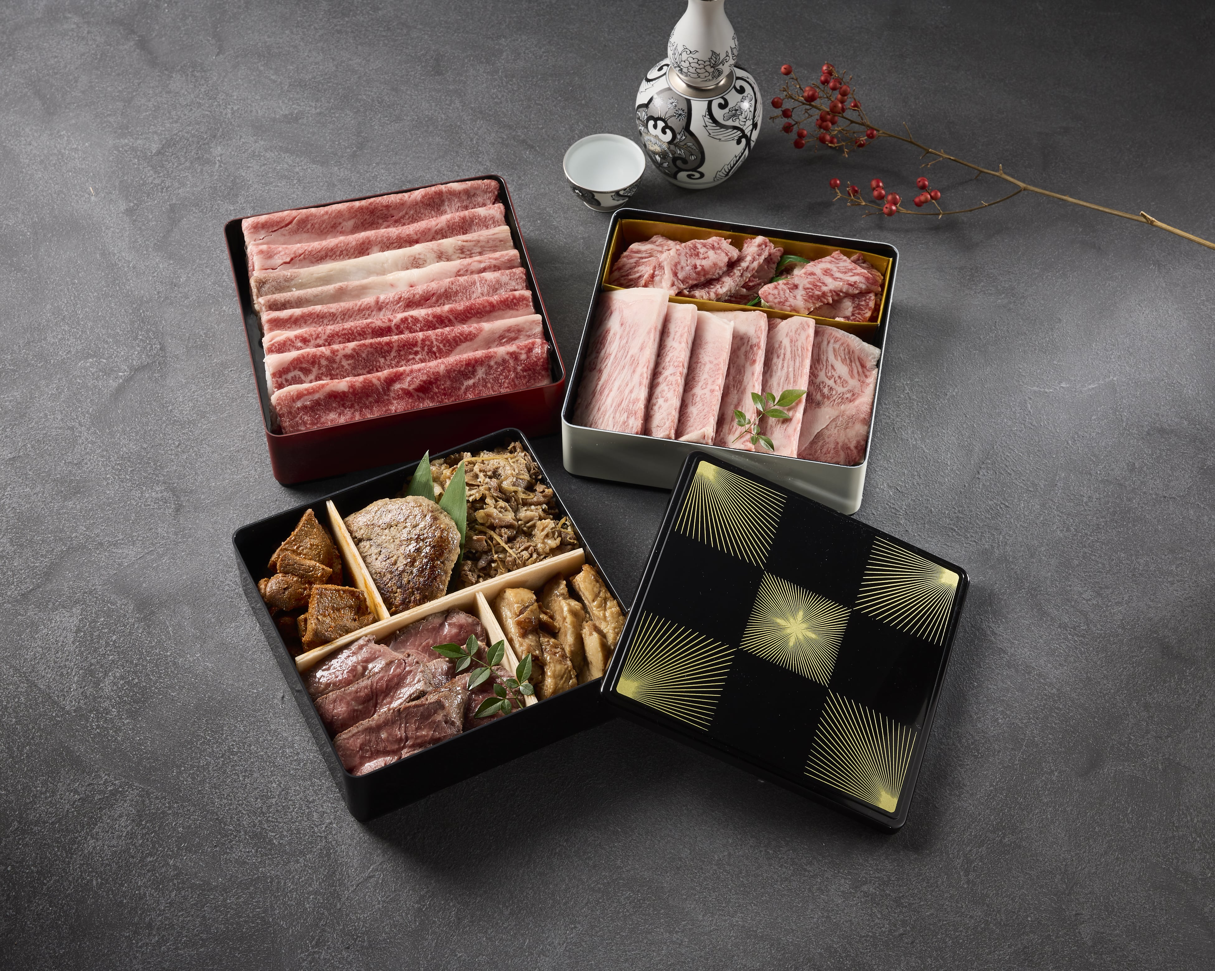 【お歳暮】 Meet Brother's presents 紅白肉合戦!肉三昧重【三段重】 (株式会社ヤマ日) 冬の味コレ!
