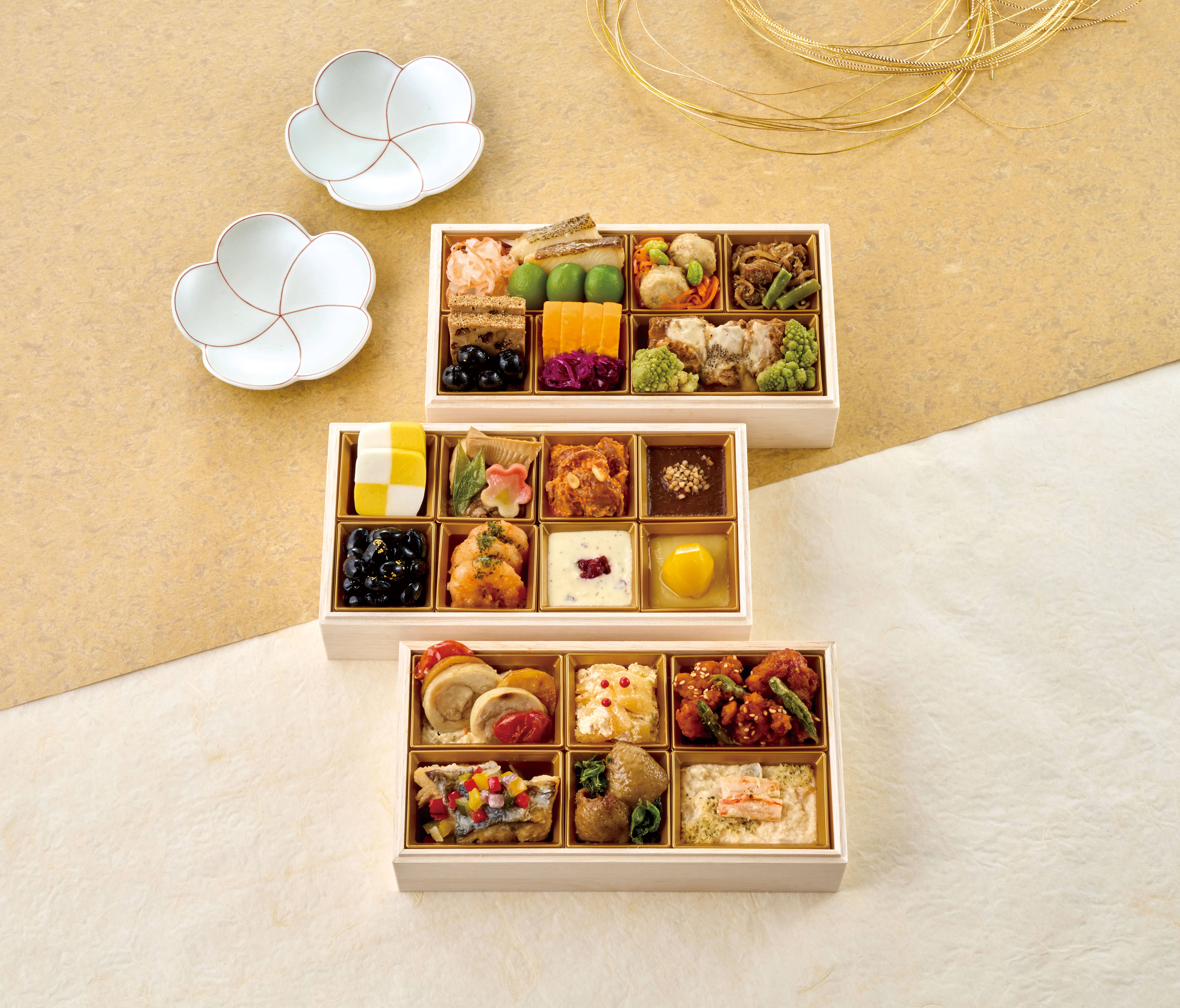 【おせち】祇園にし 和風おせち三段重(送料込)