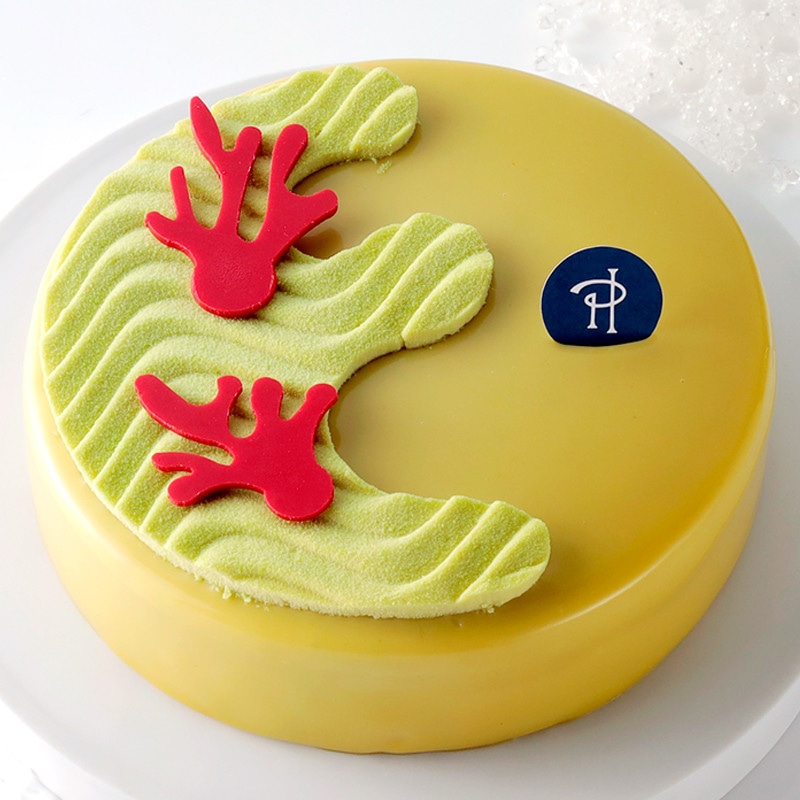 【クリスマス】［ピエール・エルメ・パリ］ミロワール フレーズ ピスターシュ  12/22(月)届【送料込み】【配送ケーキ】