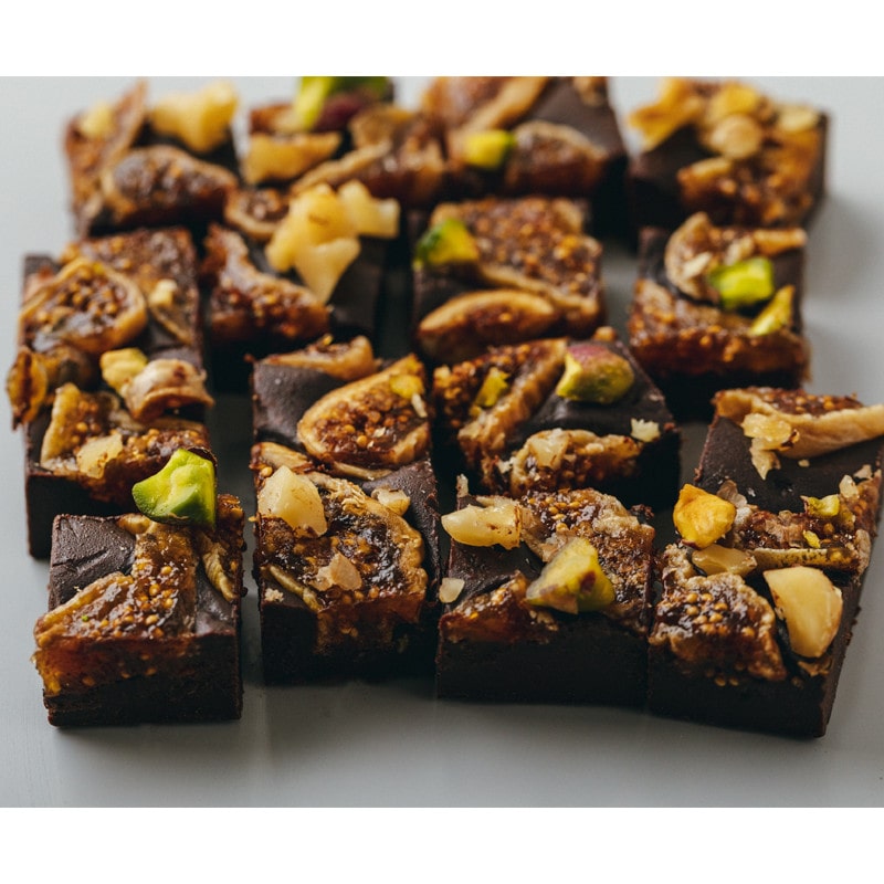 ［CocoChouChou（ココシュシュ）］ヴィーガン生チョコレート （ドライいちじく＆ナッツ）　2/1（日）より順次お届け