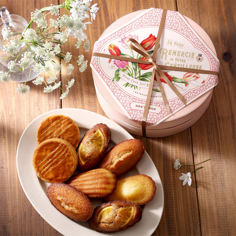 【母の日】［ビスキュイテリエ ブルトンヌ］フローラル ギフト（8個入）＜お届け日：5/8（金）～10（日）＞