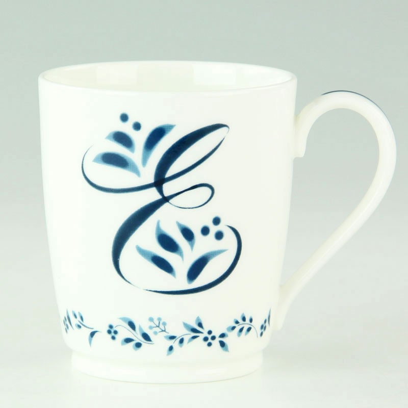 ［ノリタケ］アルファベットマグ E