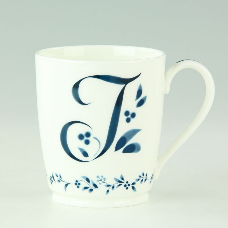 ［ノリタケ］アルファベットマグ J