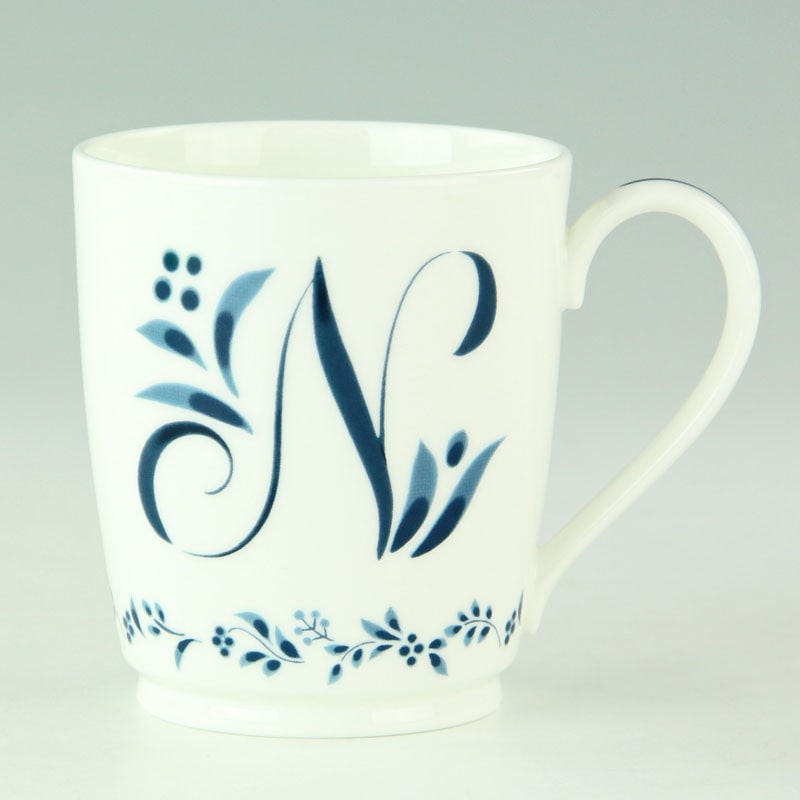 ［ノリタケ］アルファベットマグ N