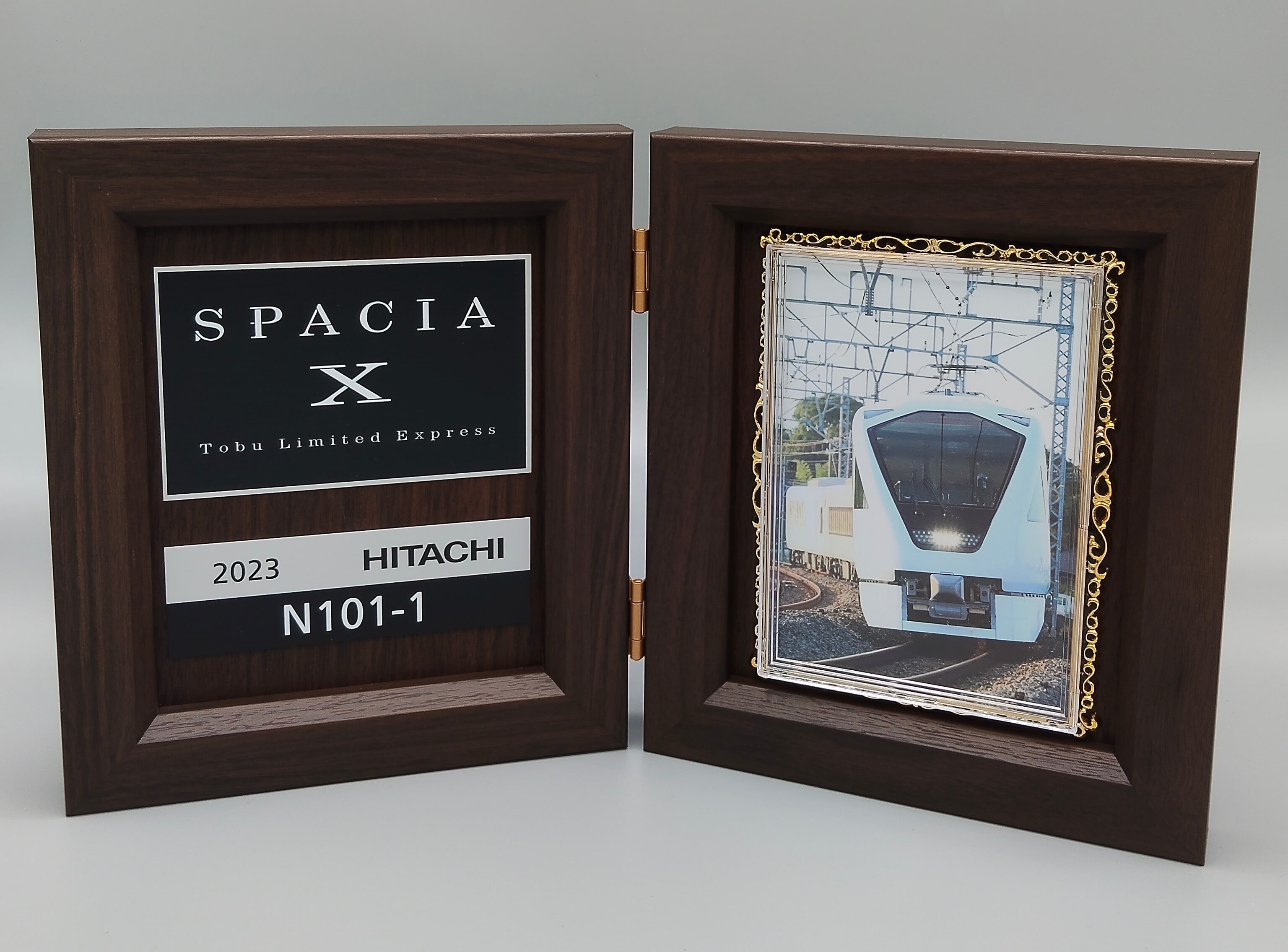 スペーシアＸ オリジナル木製ブック型フォトフレーム（数量限定）【送料別】