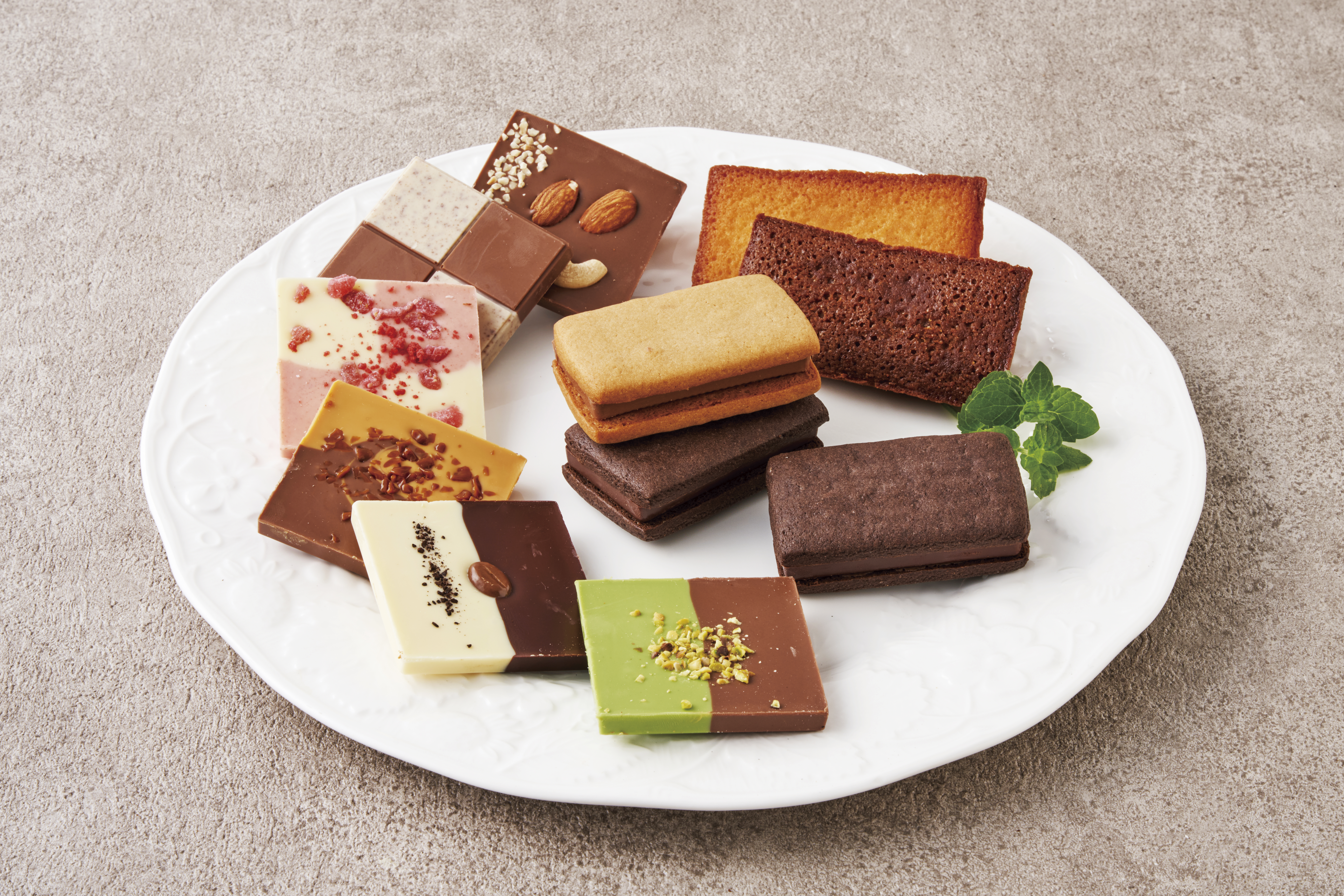 【お歳暮】 「ラ・メゾン白金」 ガトー＆タブレット <L45101> 冬の味コレ！