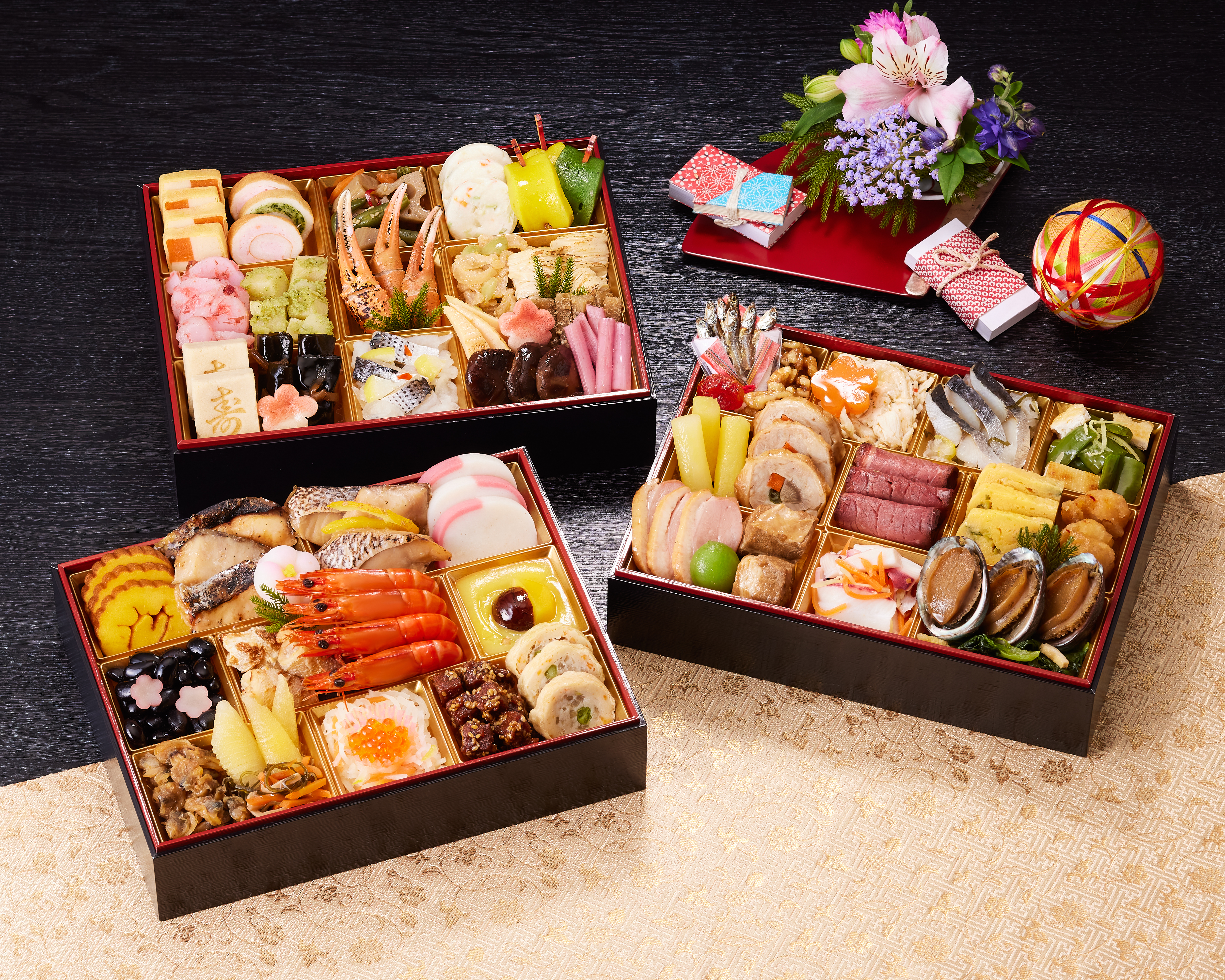 [おせち] 和風おせち料理「華錦」三段重 【しょうざん】