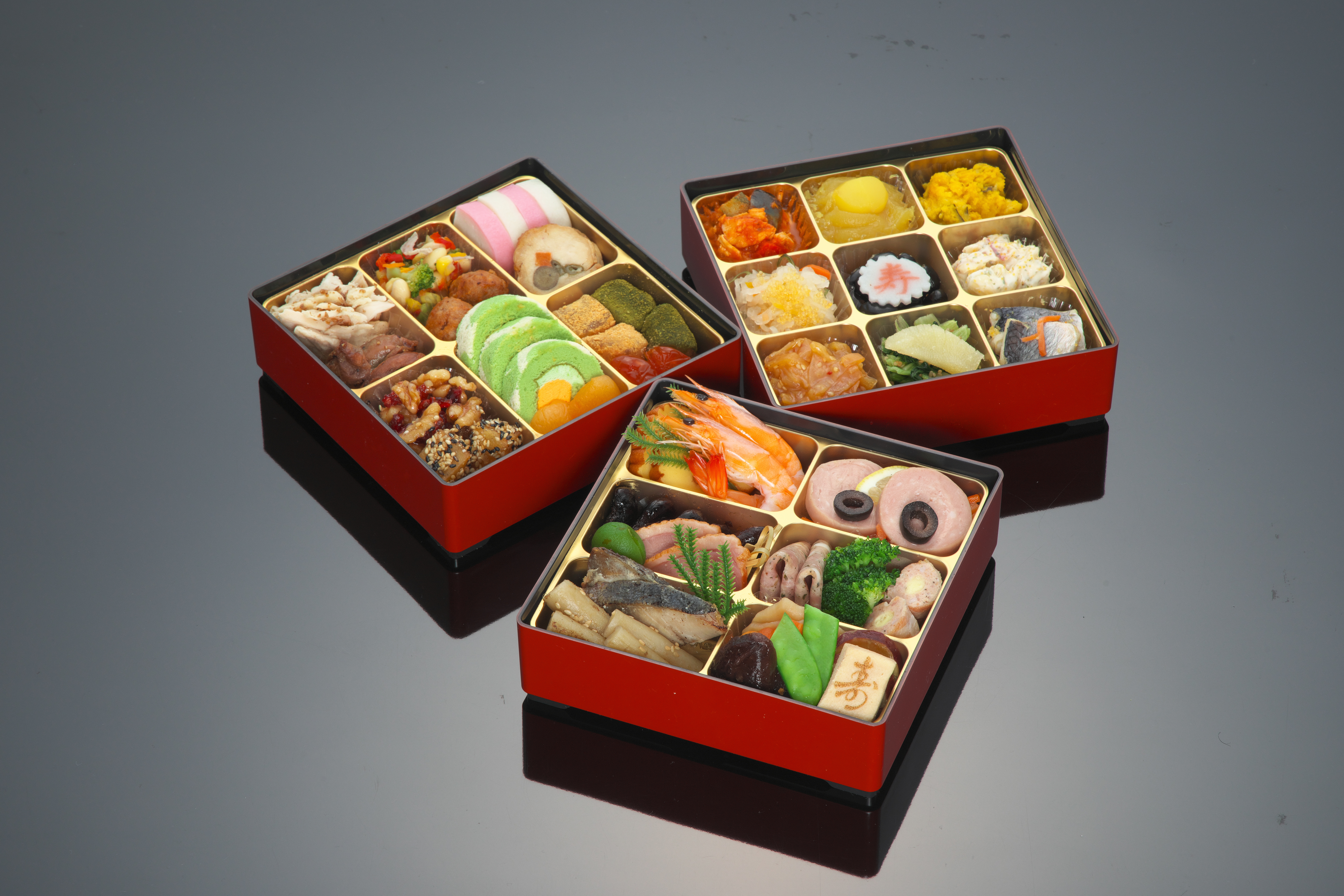 [おせち] 神楽坂『ENGINE』松下 和昌監修 和洋中おせち「嘉祥」 三段重 【神楽坂『ENGINE』】