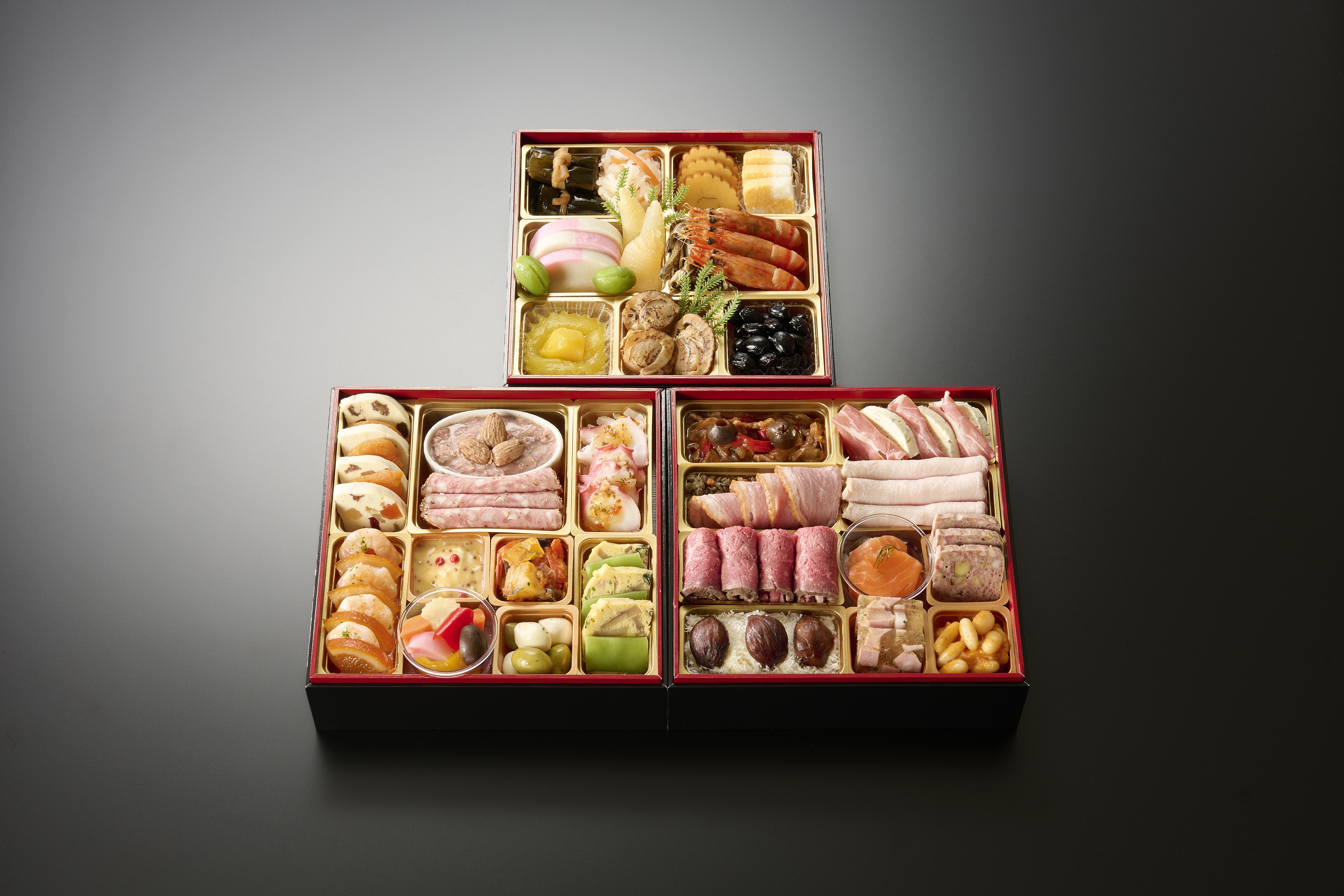 [おせち] 「華の宴」 和洋三段重【銀座花蝶】