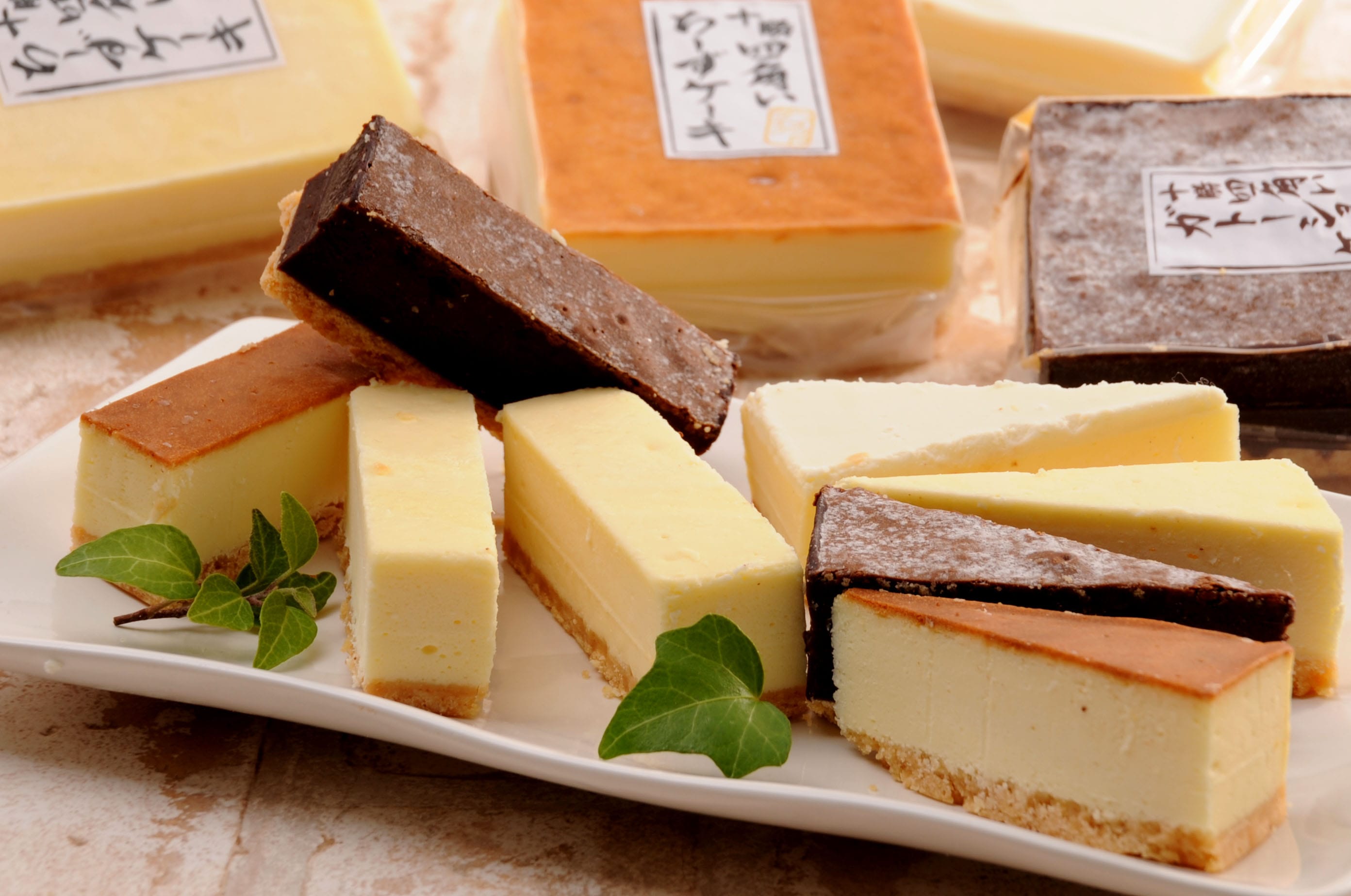 【お歳暮】 北海道  四角いチーズケーキ＆ガトーショコラ （送料込）
